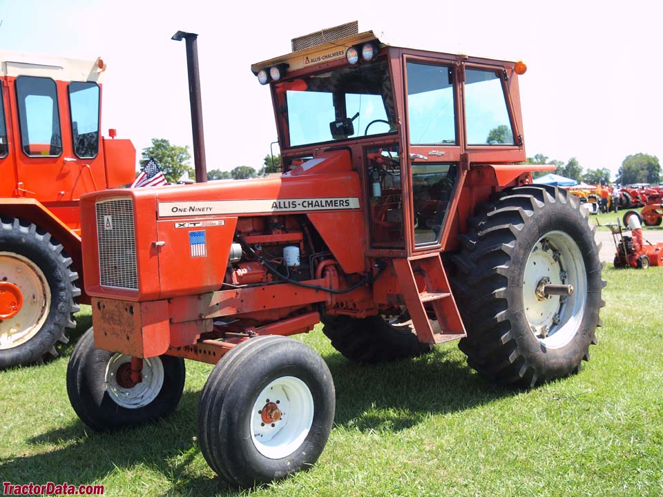 Allis-Chalmers 190XT with cab, left side. Photo courtesy of Ron Tulacz