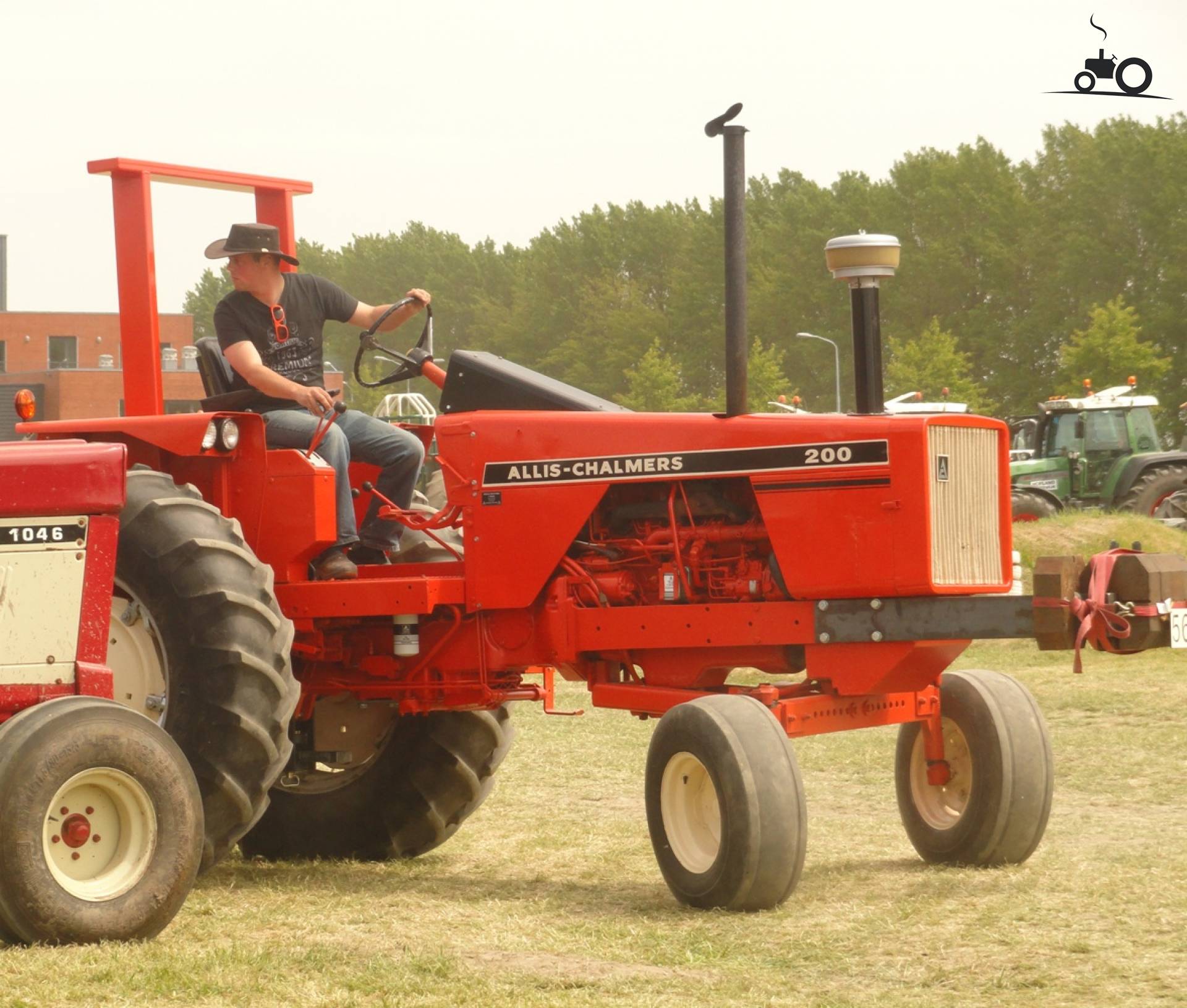 ... Chalmers 200 Specs and data - Everything about the Allis-Chalmers 200