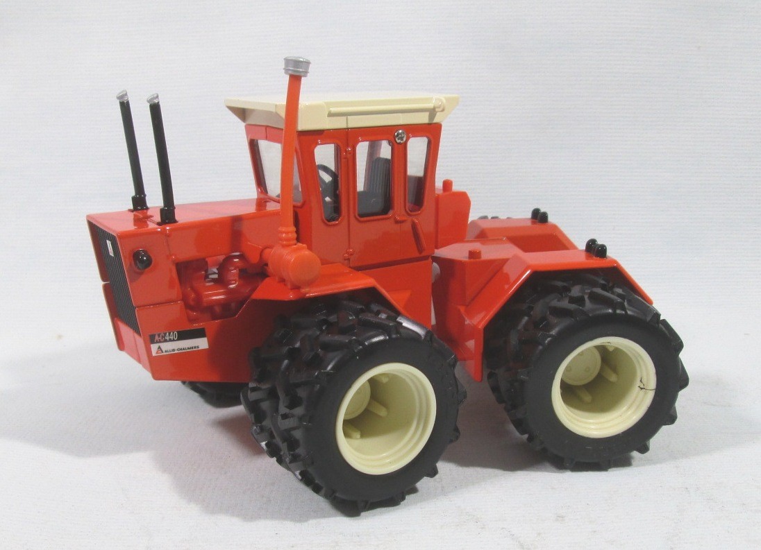 Allis-Chalmers 440 Toy Farmer Collector Ed Tractor 1/32
