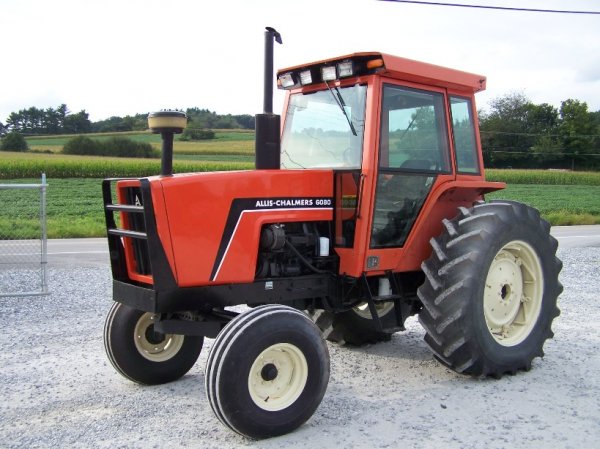 252: Allis Chalmers 6080 Farm Tractor with Cab : Lot 252