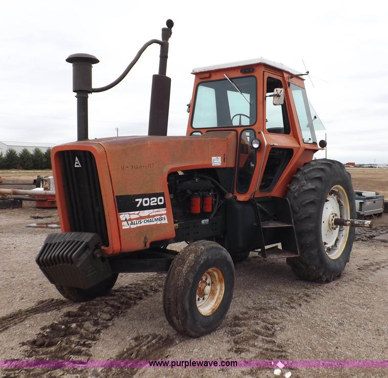 Allis Chalmers 7020 tractor, 2,338 hours on meter, Allis Chalmers ...
