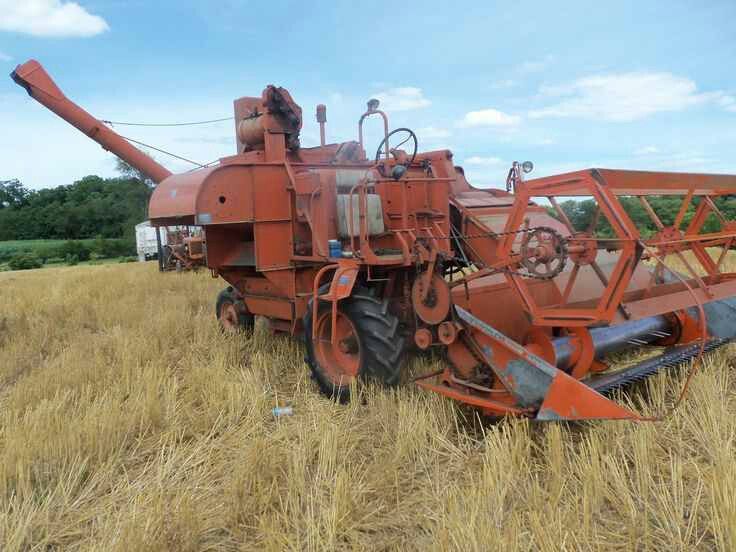 ALLIS-CHALMERS ALL CROP 100 Self Propelled Combine