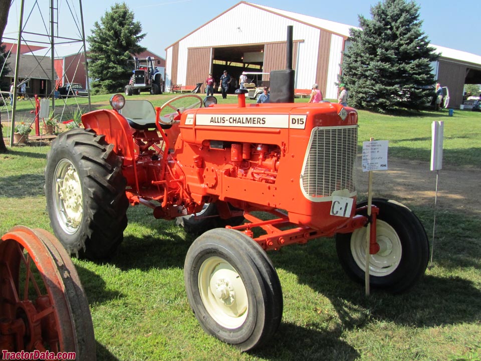 Allis-Chalmers D15 Series II with wide front end. (2 images)
