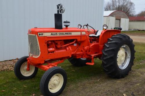 Allis Chalmers Model D17 Tractor - Current price: $5