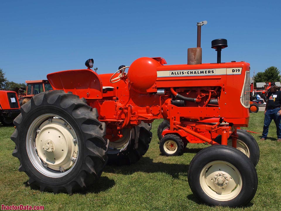Allis-Chalmers D19 high-crop with LP-gas engine. (2 images) Photos ...