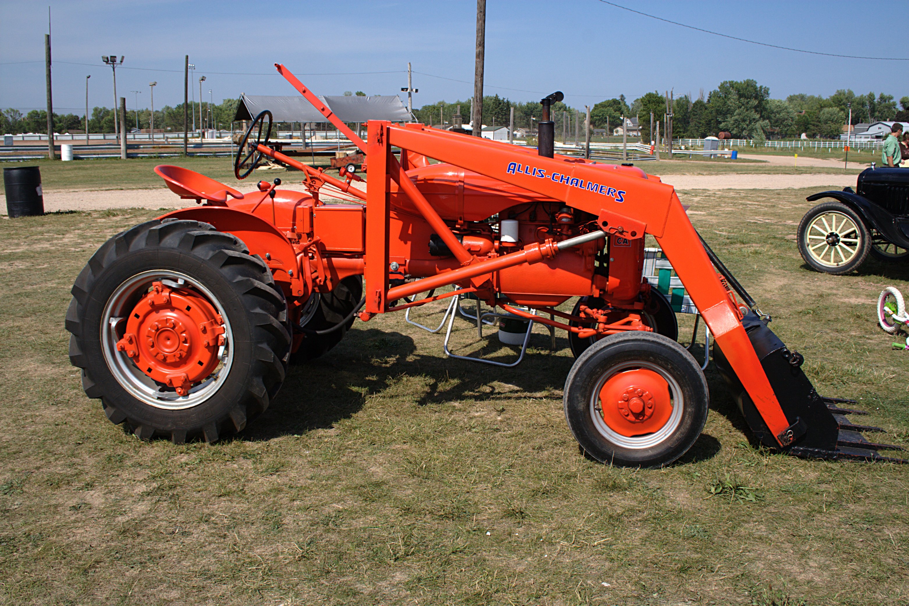 File:Allis-Chalmers tractor.jpg - Wikipedia