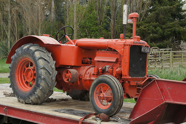 Allis Chalmers U Tractor. | Flickr - Photo Sharing!