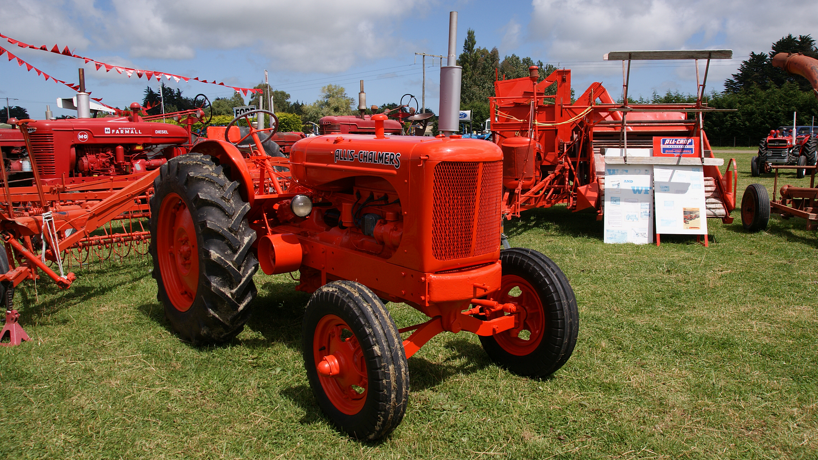 Allis Chalmers WF Tractor. | Crankup Day 2010 Edendale, New ...
