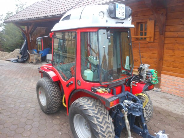 Traktor - Antonio Carraro srx 8400 ERGIT