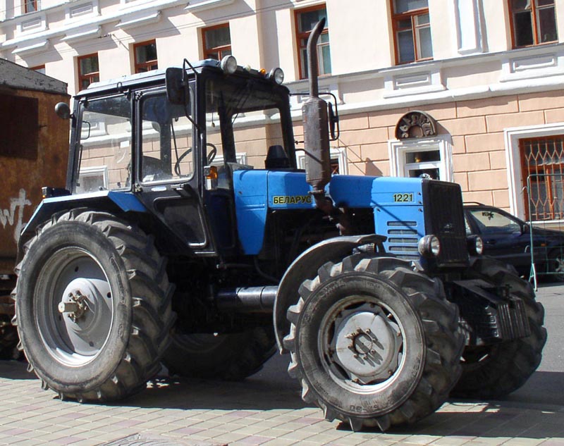 Description Tractor Belarus-1221-s.jpg
