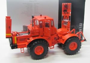 Belarus 7011 Traktor ( 1984 ) orange rot / Schuco 1:32