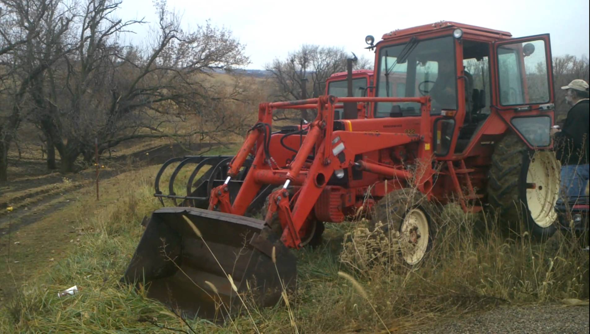 susucayan tractor belarus 822 - YouTube