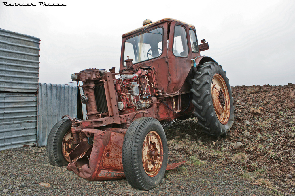Belarus MTZ-50 | Found all these old tractors lying around ...
