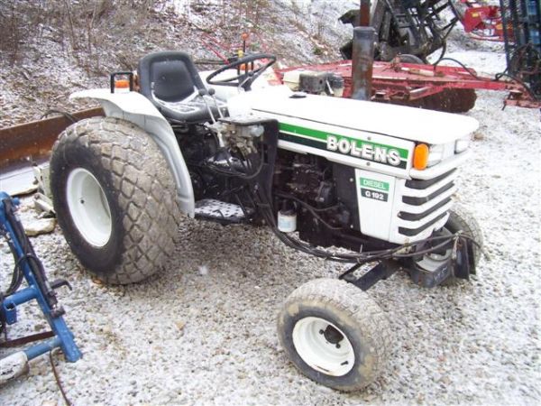 14: BOLENS G192 COMPACT TRACTOR WITH MOWER : Lot 14