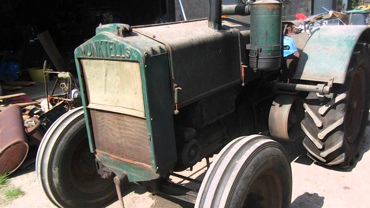 ... and driving a 1938 Bolinder Munktell model 25 tractor - YouTube