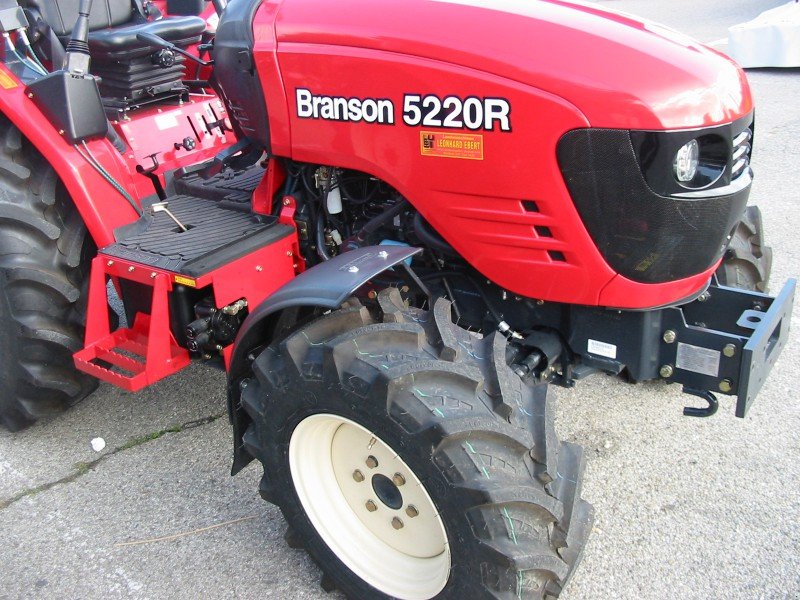 Branson 5220R Tractor - technikboerse.com