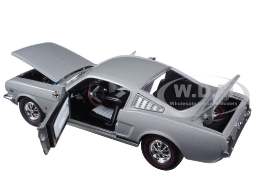 1966 FORD MUSTANG 2+2 FASTBACK EMBERGLO/SILVER SET OF 2 CARS 1/24 M2 ...