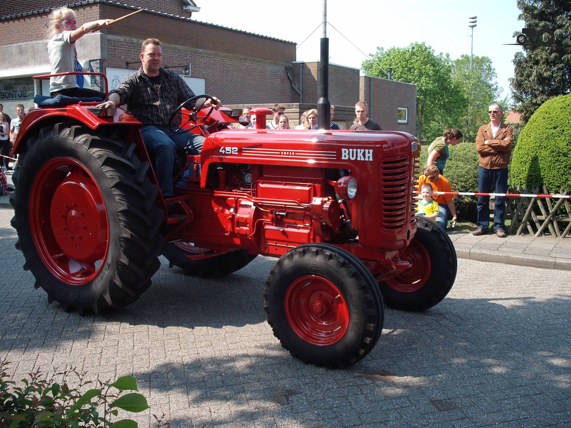 Bukh 452 Tractor Picture