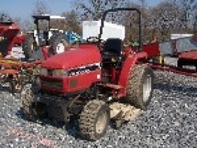 688: Case International 1140 Compact Tractor w/ Woods M : Lot 0688