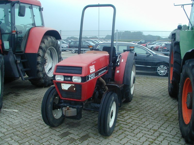 Case IH 2120 H Traktor - technikboerse.com