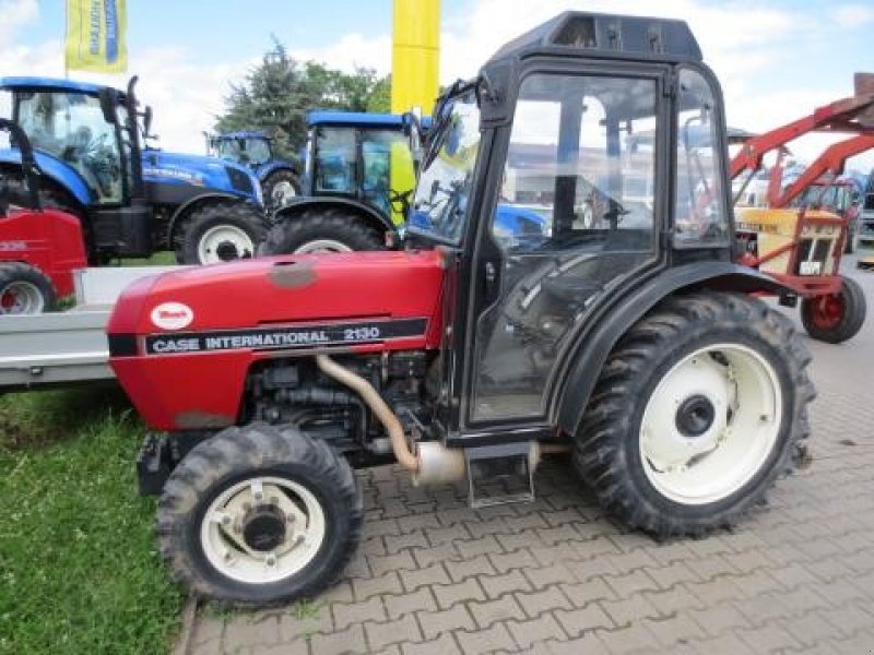 Case IH 2130 V Orchard tractor - technikboerse.com