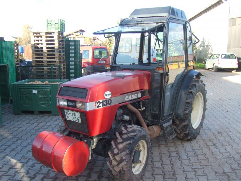 Case IH 2130 Tracteur pour viticulture - technikboerse.com