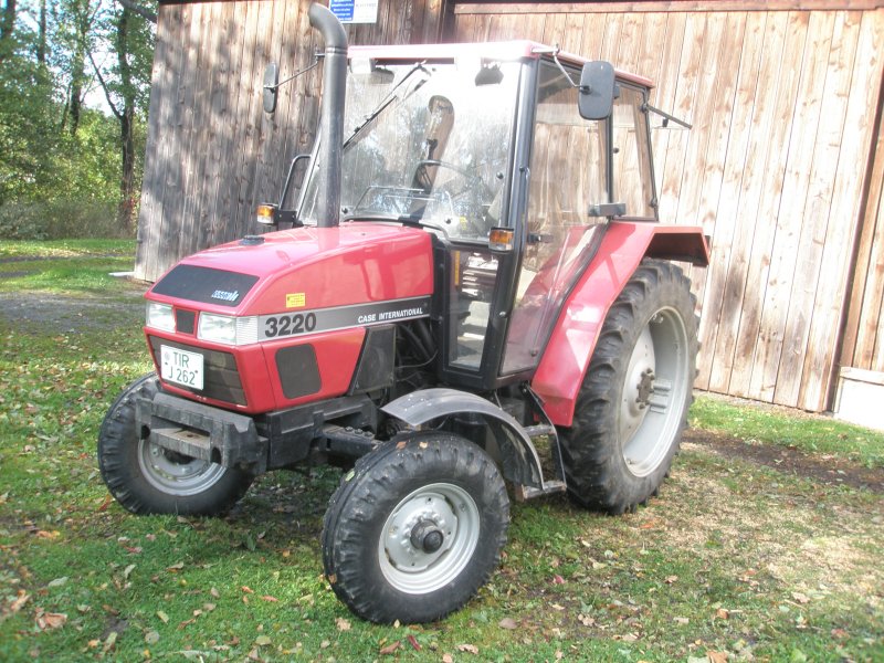 Traktor Case IH 3220 - technikboerse.com