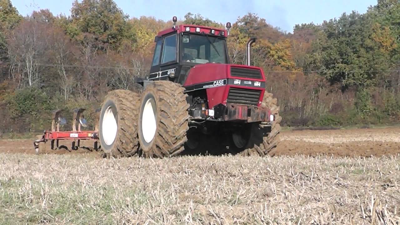Plowing with two IH CASE international 4694 & 1255xl - YouTube