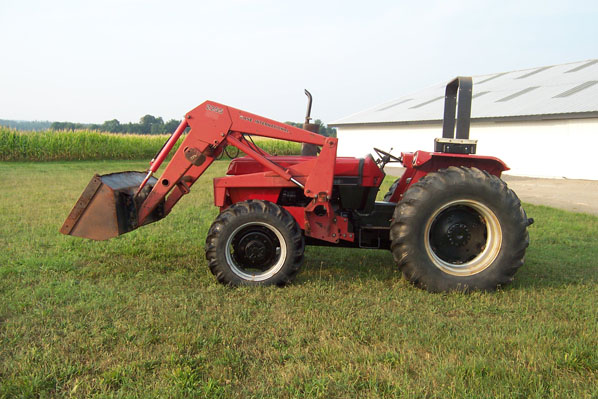 Used Tractor - CaseIH 695