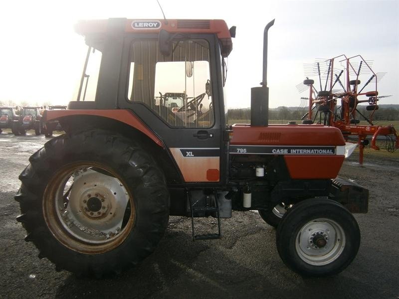... şi folosite :: Maşini Second Hand Case IH 795 XL tractor - vândut