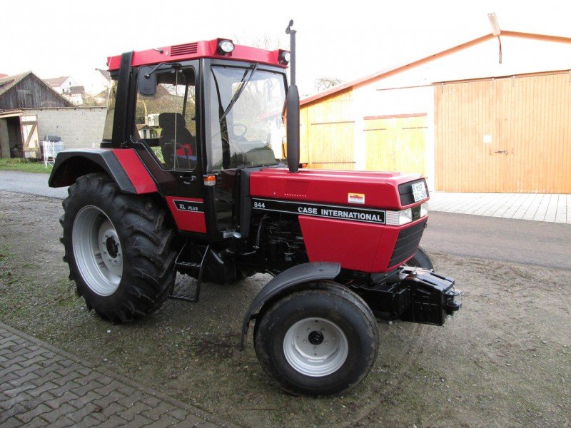 Case IH 844 XL Plus Traktor - technikboerse.com