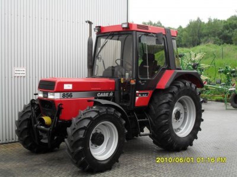 Case IH 856 XL Plus Traktor - technikboerse.com