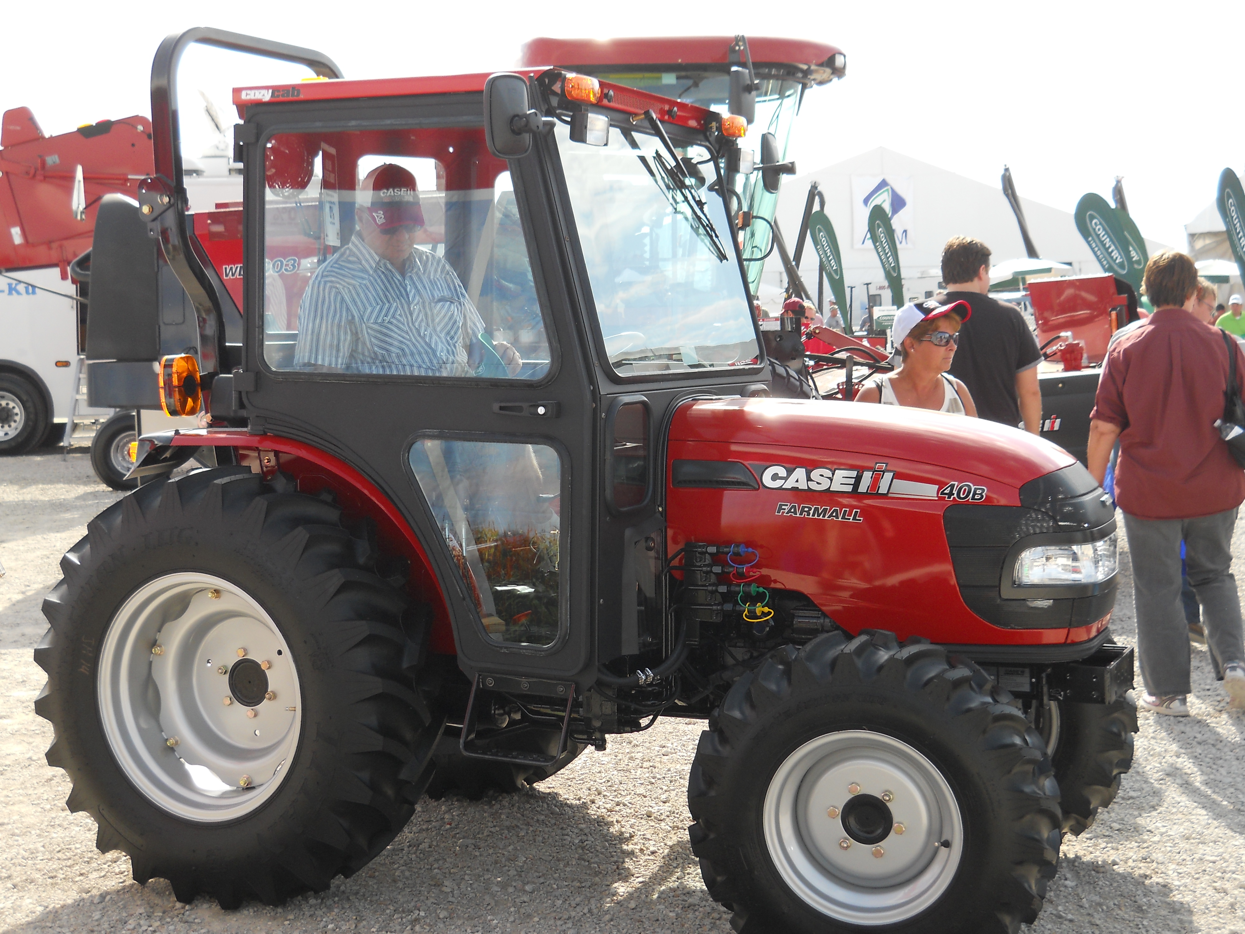 Case IH Farmall 40B - Tractor & Construction Plant Wiki - The classic ...