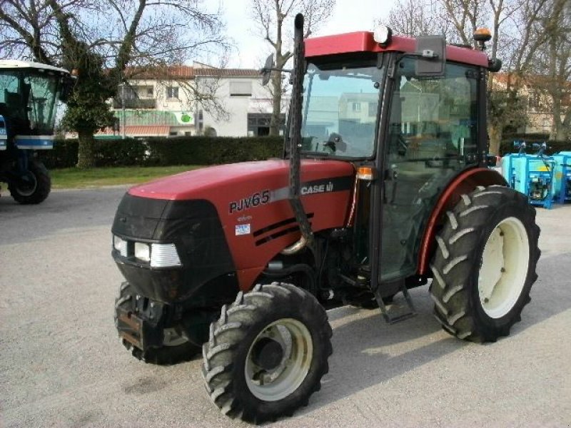 Case IH PJV65 Tracteur pour viticulture - technikboerse.com