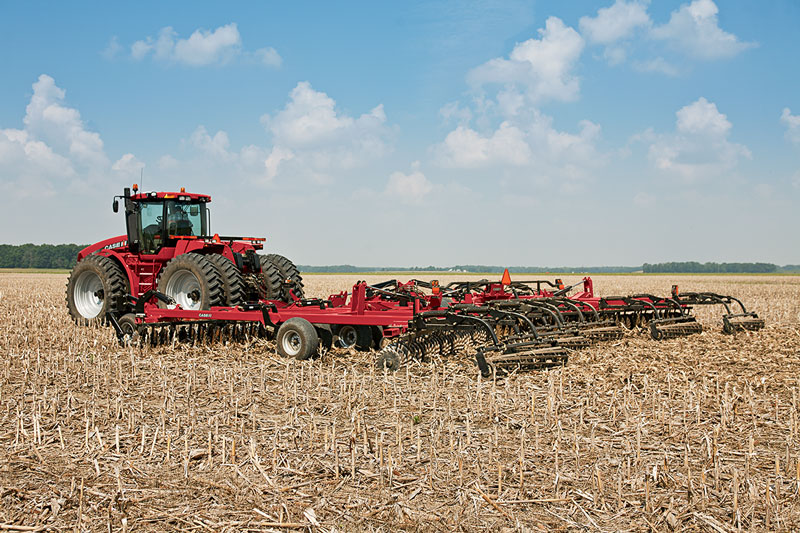 Case IH True-Tandem 330 Turbo in action, pulled by the Case IH Steiger ...