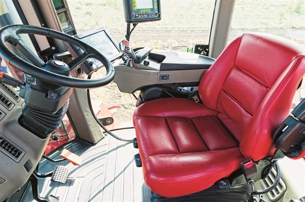 Case IH Steiger Rowtrac 450 comfort and visibility