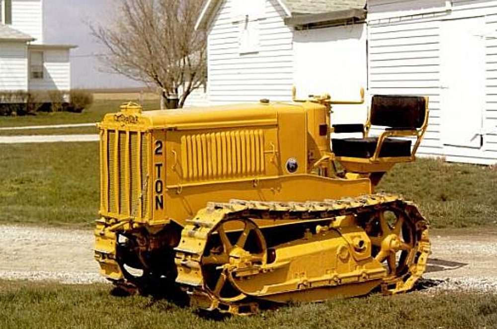 Photos03 - Caterpillar 2 Ton Tractor World