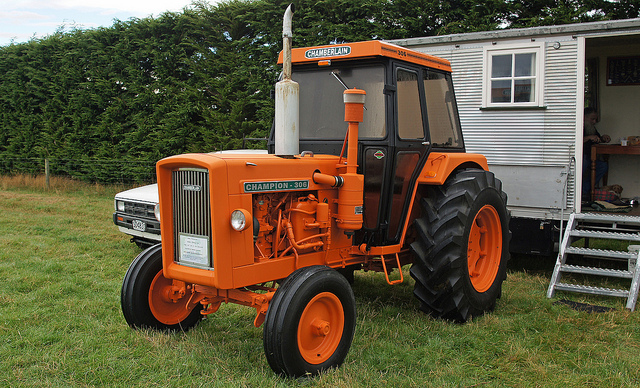 1967 Chamberlain 306 Tractor. | Flickr - Photo Sharing!