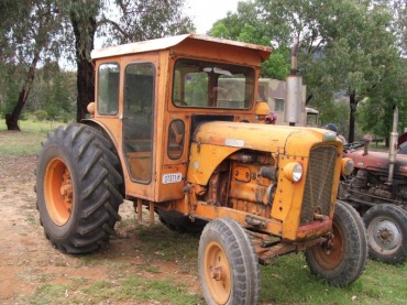 Chamberlain Champion 9G tractor - COBAH CAST IRON