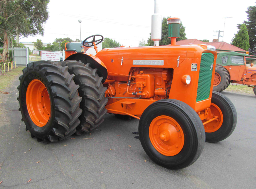 Chamberlain Super 90 Tractor | Screaming orange monster orig ...