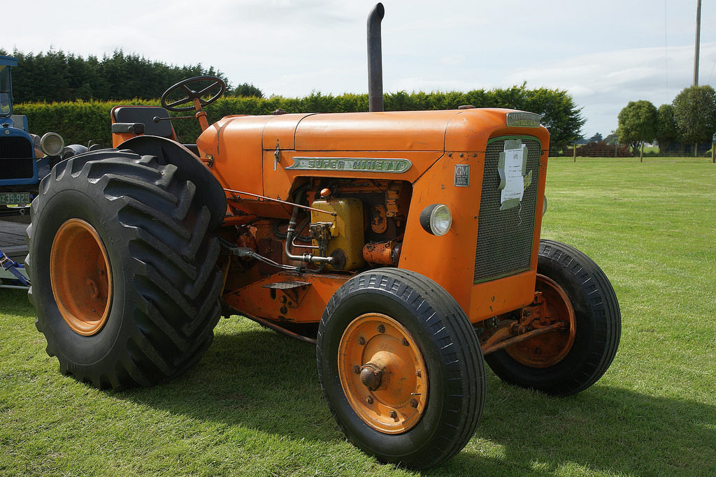 1965 Super 90 Chamberlain Tractor. | 2014 Crankup at Edendal ...