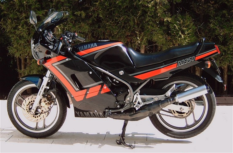 Yamaha RD350 completou 40 anos do seu lançamento no Japão. No ...