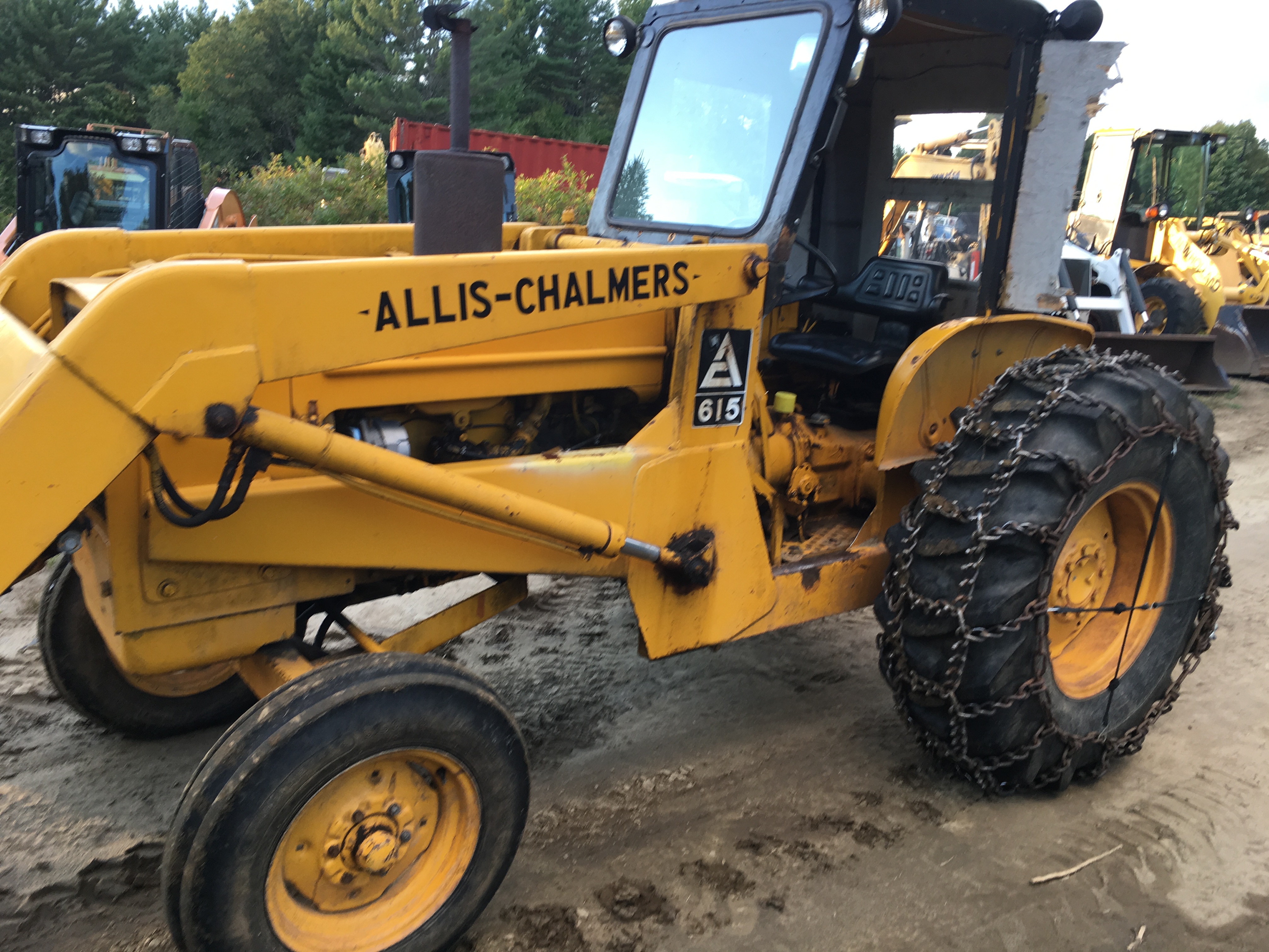 Allis Chalmers 615 Industrial tractor - loader. Has 3 point hitch and ...