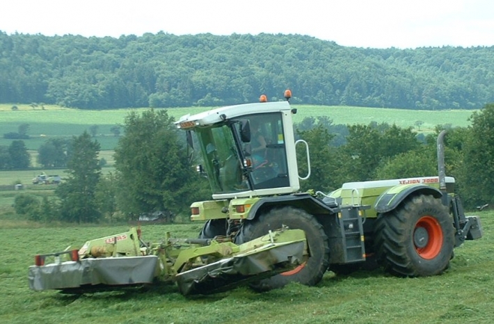 CLAAS Xerion 3000 Specifications