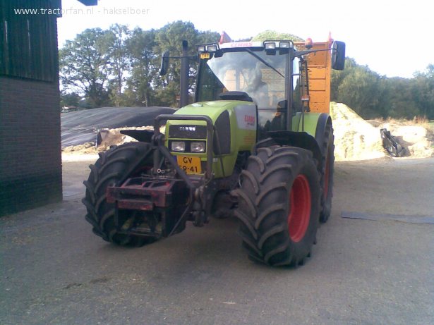 All photos of the Claas Ares 696 on this page are represented for ...