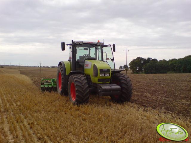 All photos of the Claas Ares 696 on this page are represented for ...