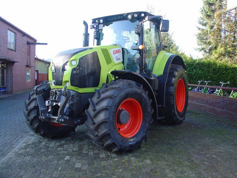 CLAAS Axion 810 CIS Traktor - technikboerse.com