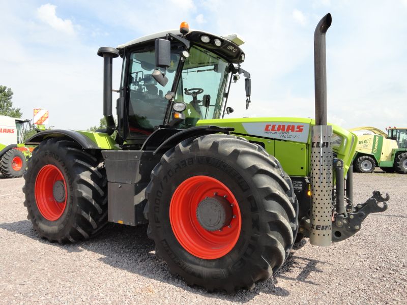 Agriculture tractor CLAAS Xerion 3800 Trac VC