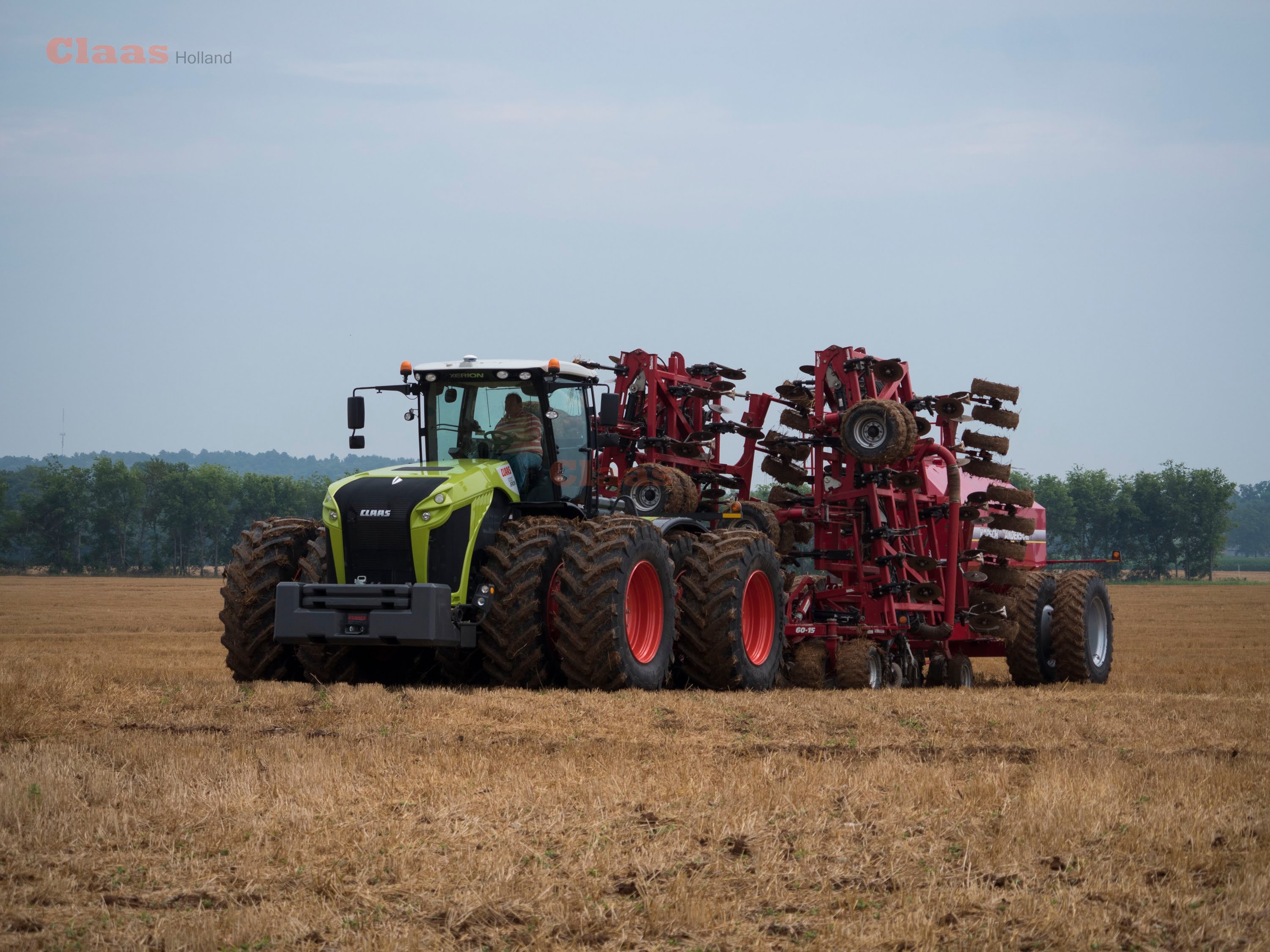 Claas Xerion 5000 with the duals on norht america [HD] - YouTube
