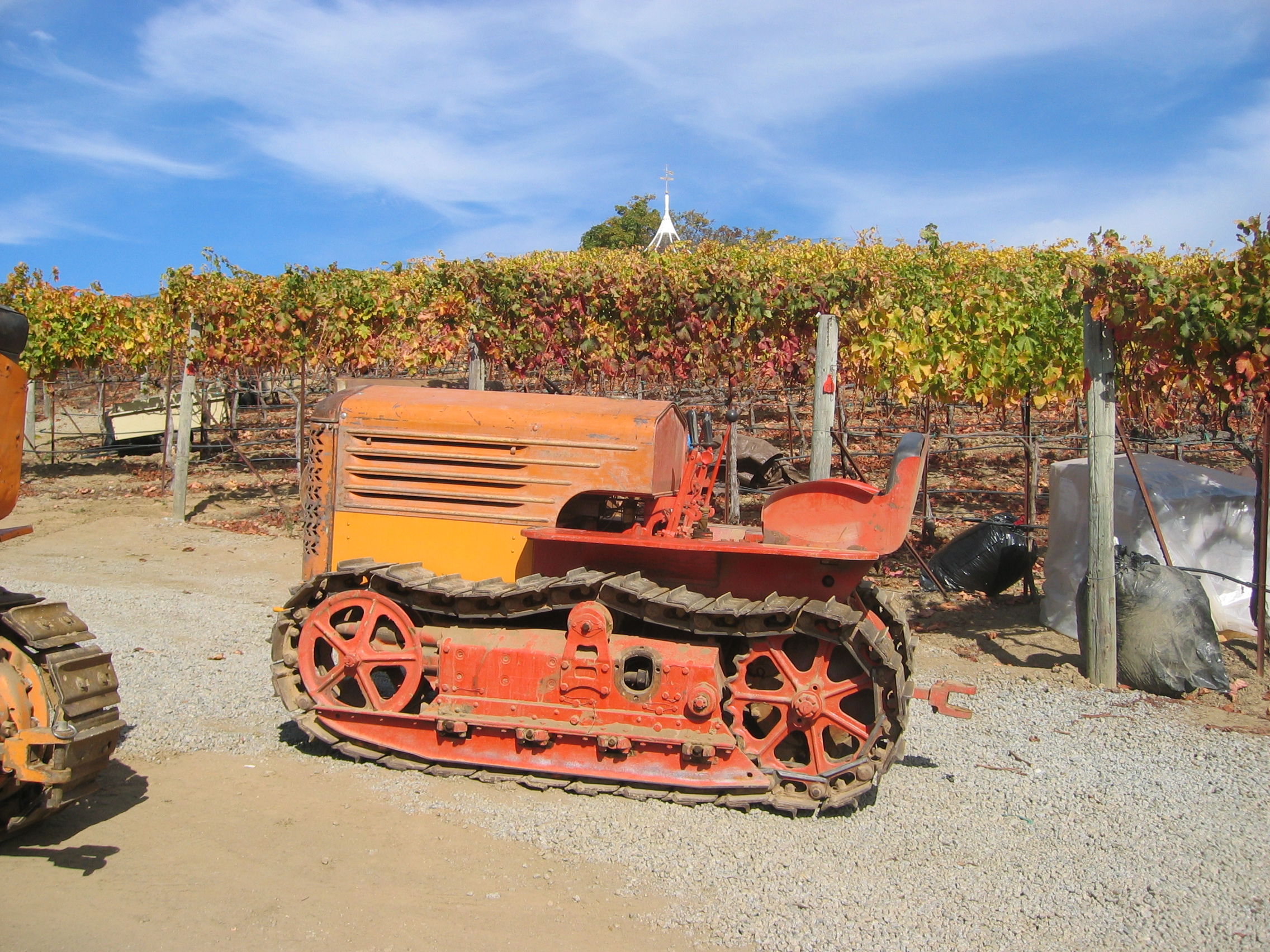 Cletrac Model AG (1937), Burell School Winery, California